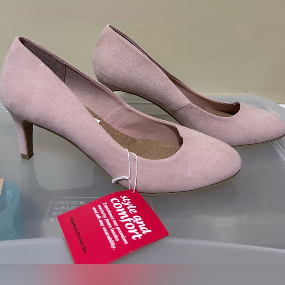 Dexflex comfort light pink suede heels size 10